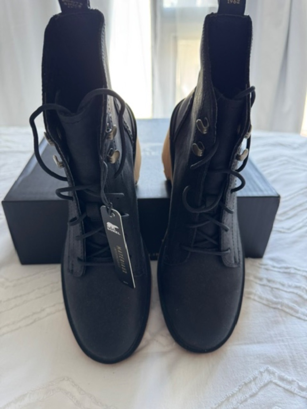 SOREL Hi-Line Heel Lace Boot - NEW - Black - Size 7.5